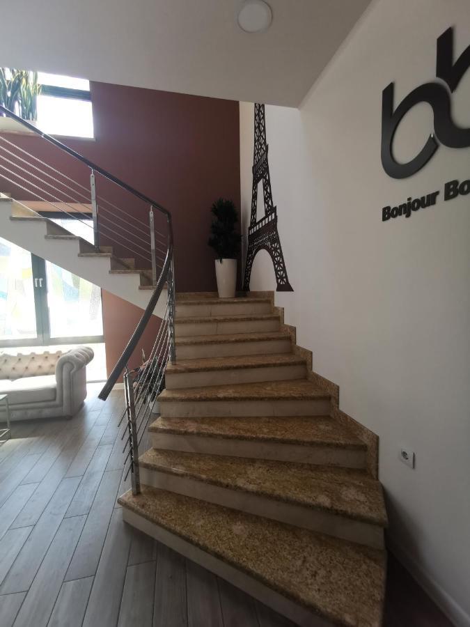 Bonjour Boutique 3*